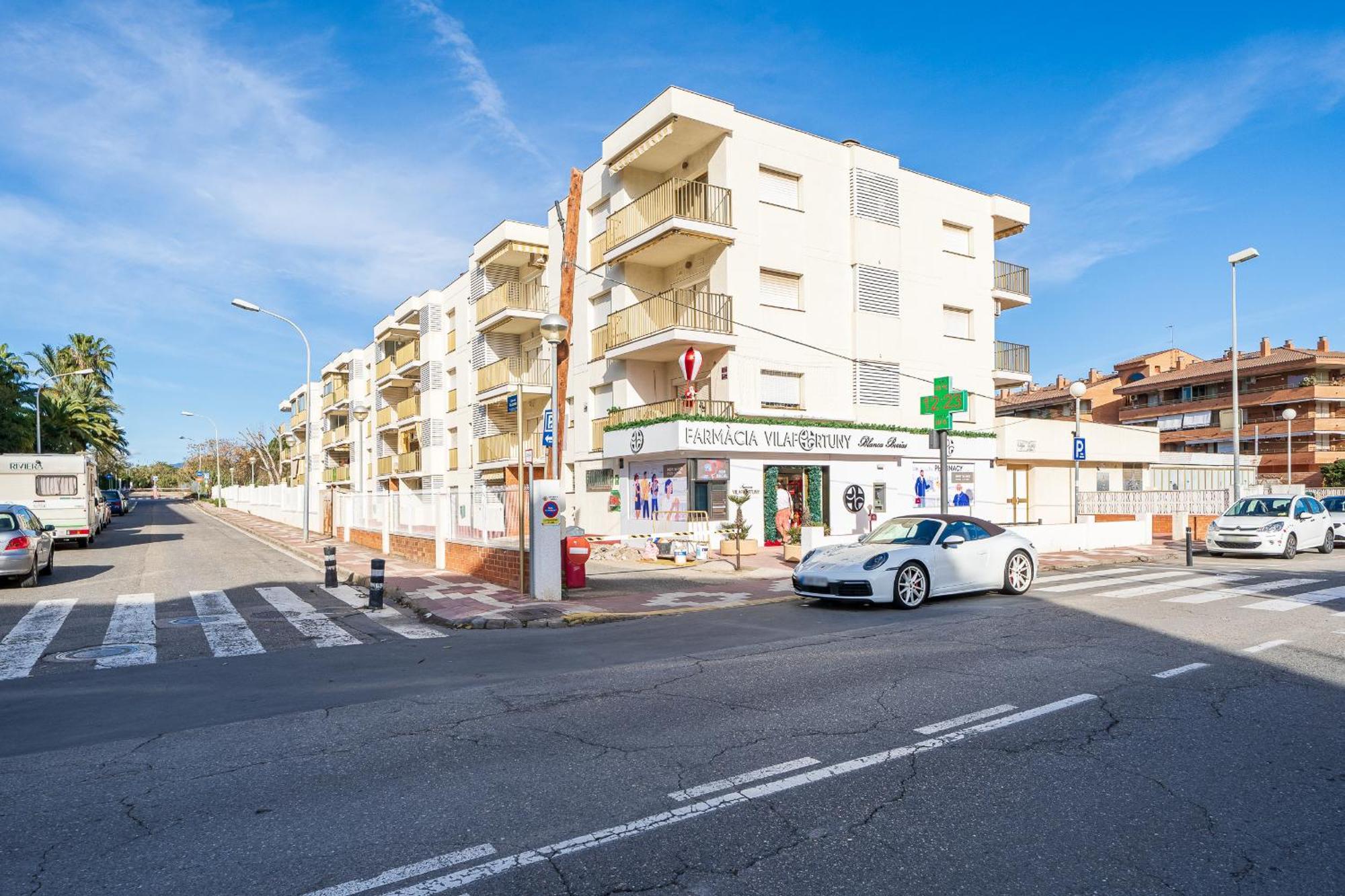 Hauzify I Apartaments Reddis Cambrils Bagian luar foto