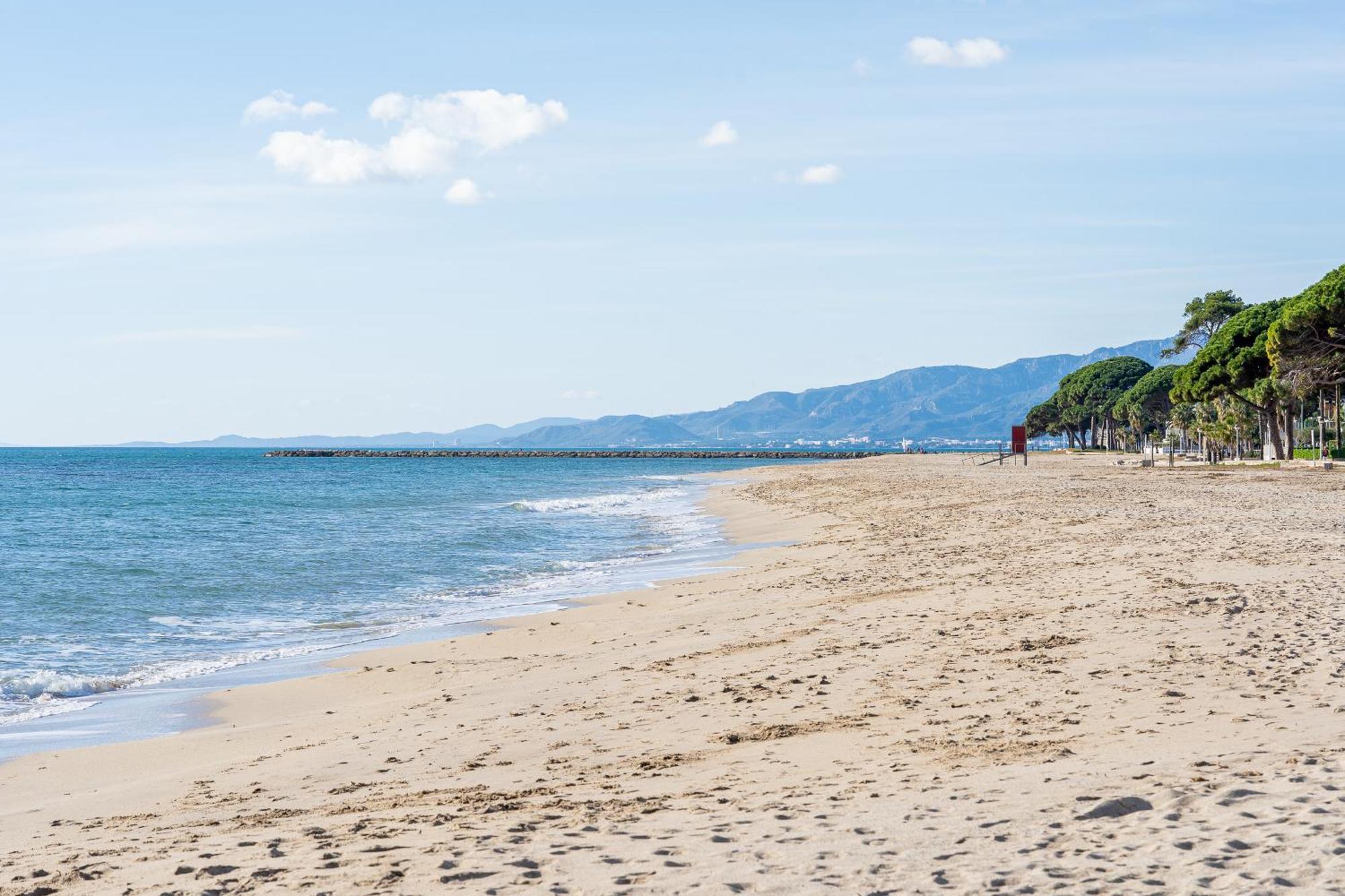 Hauzify I Apartaments Reddis Cambrils Bagian luar foto